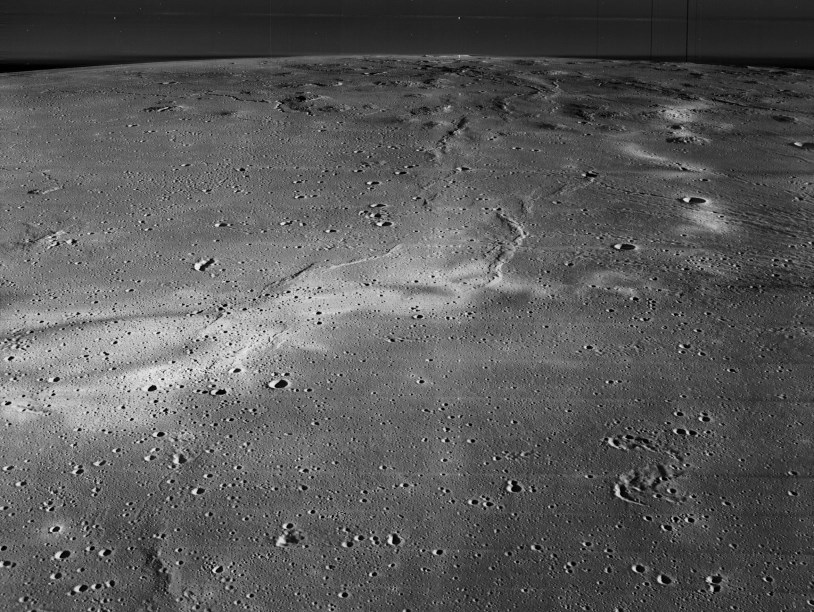 «Лунные завихрения» признали следами комет