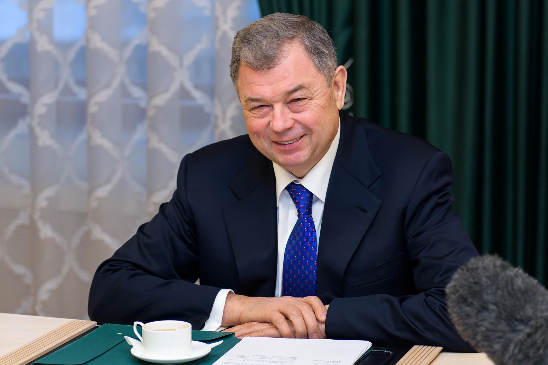 Анатолий Артамонов напутствовал калужан-полуфиналистов Всероссийского конкурса управленцев «Лидеры России»