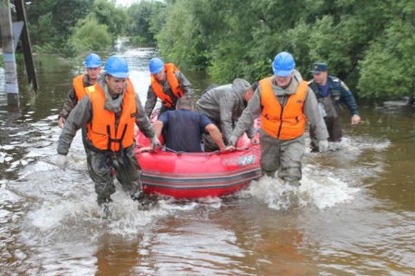 Большая вода сдвигает границы