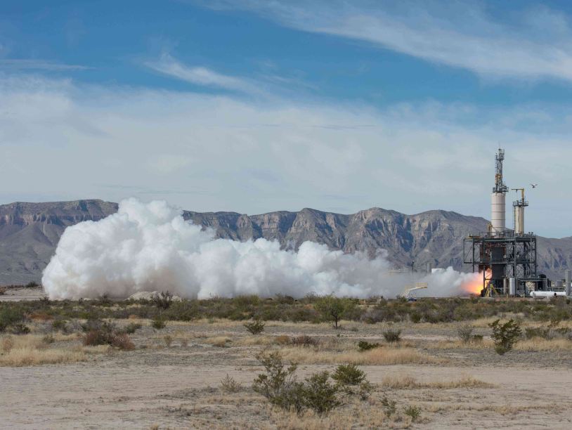 Blue Origin протестировала двигатели своей космической ракеты