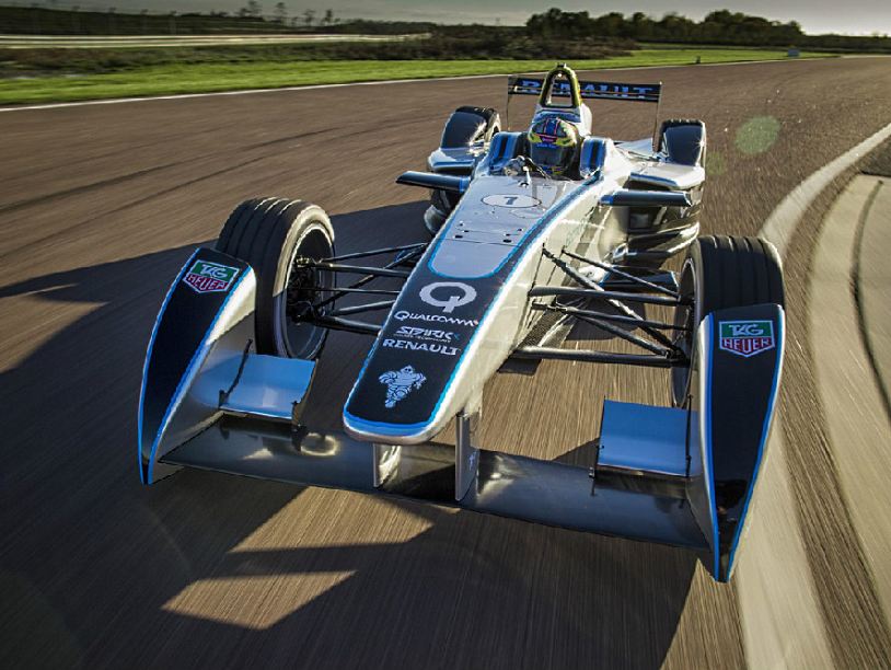 Электроболид для Formula E успешно совершил первые заезды