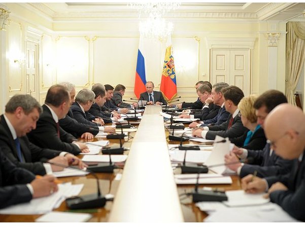 Кадровый понедельник российской власти