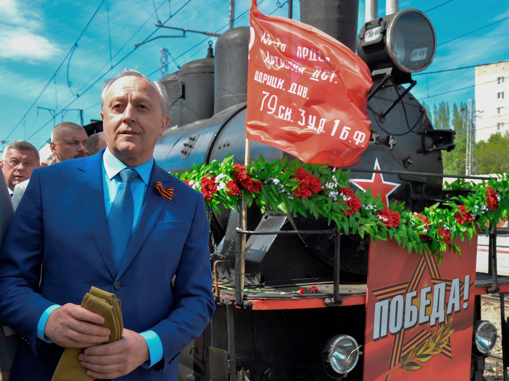 «Единую Россию» потянут «паровозы»