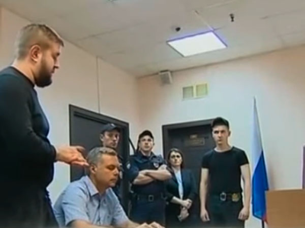 #100 СЛОВ. Полгода исправительных работ за удар корреспондента НТВ