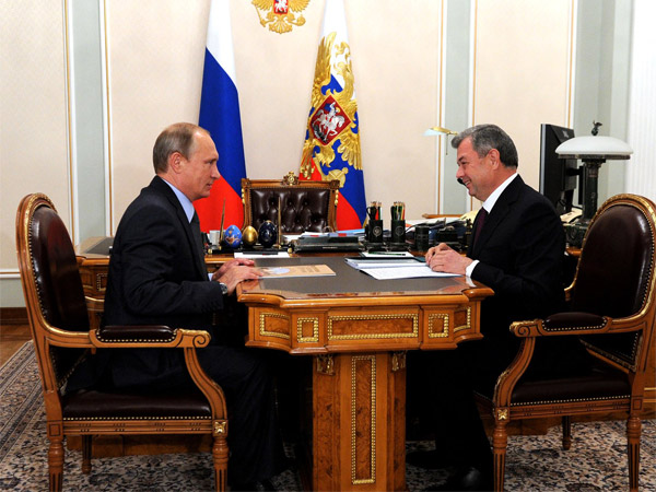 Владимир Путин провел встречу с Анатолием Артамоновым